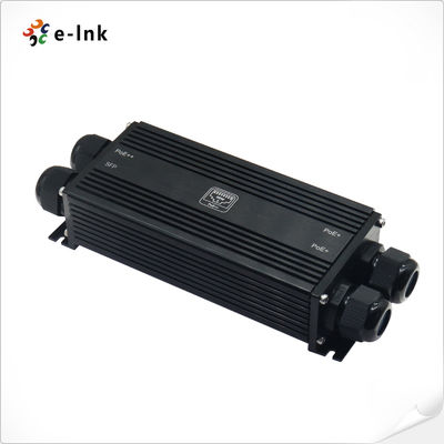 Wytrzymały gigabitowy przedłużacz PoE IP67 1 wejście 3 wyjścia + SFP 90W 400m